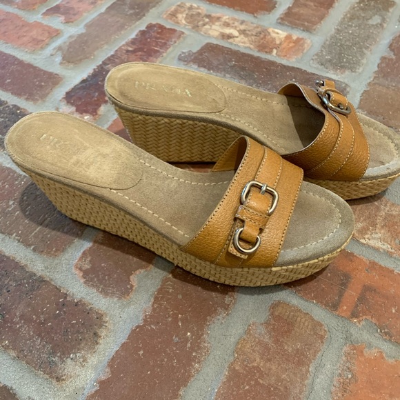 Prada platform straw wicker tan slides sandals - Picture 2 of 11